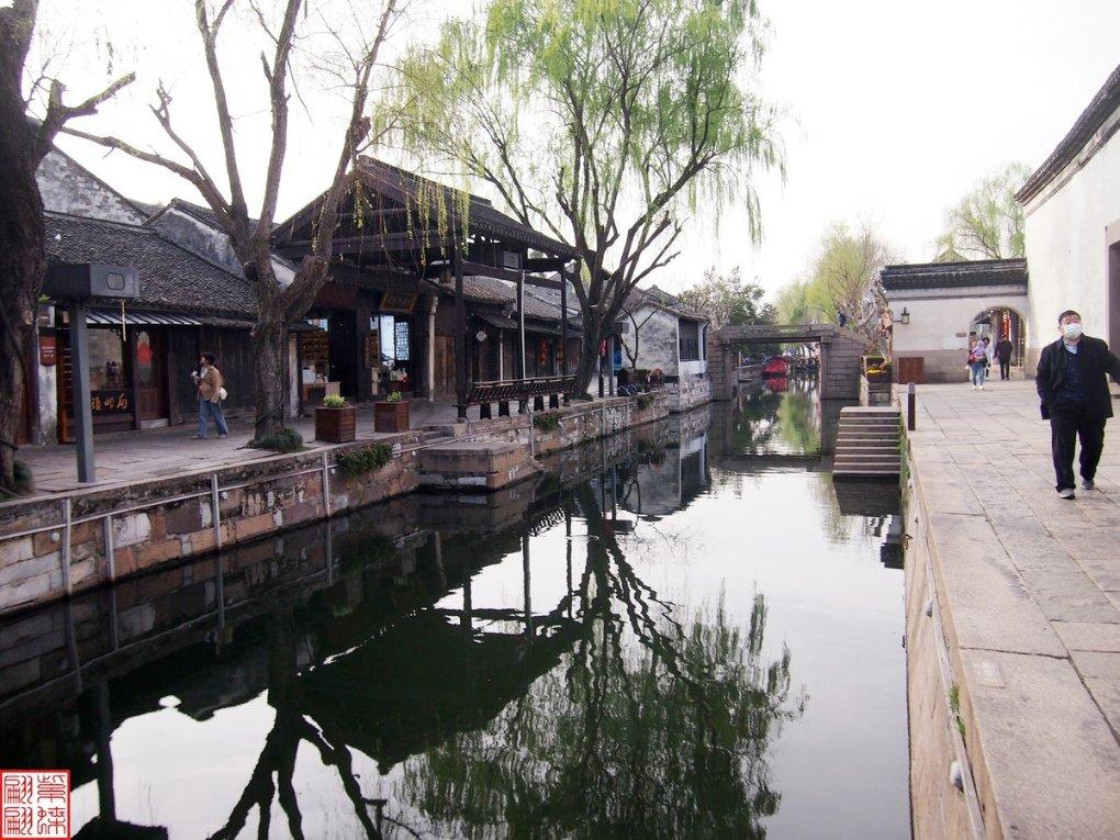 婧婧整理卧室